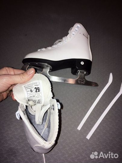 Коньки фигурные 29 р