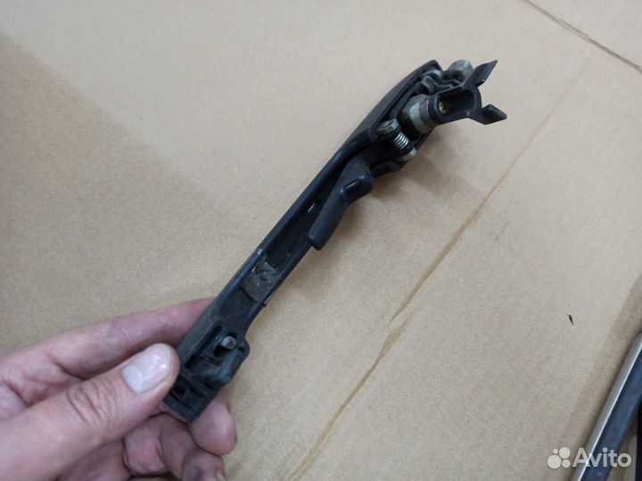 Ручка наружная передняя левая Volkswagen Passat B2