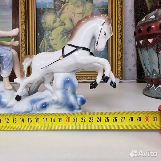 Фарфоровая статуэтка Европа