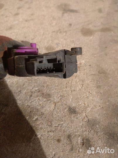 Сервопривод заслонки отопителя Audi A4 B7