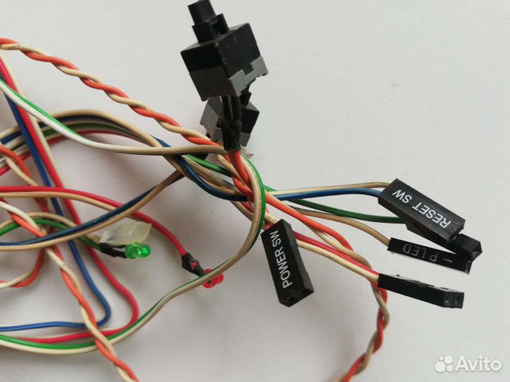 Кнопка включения компьютера с комплектом