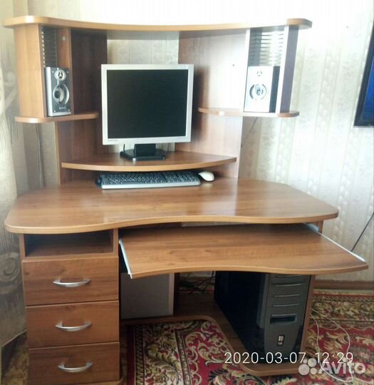 Компьютерный стол