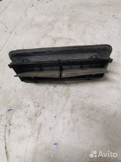 Решетка вентиляционная Renault Symbol 1 K7J 2005