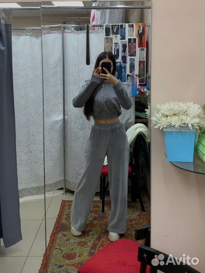 Велюровый спортивный костюм