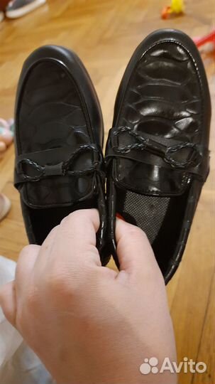 Обув для мальчика новые