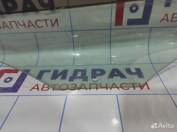 Стекло двери задней левой Volkswagen Jetta (A6) 5C