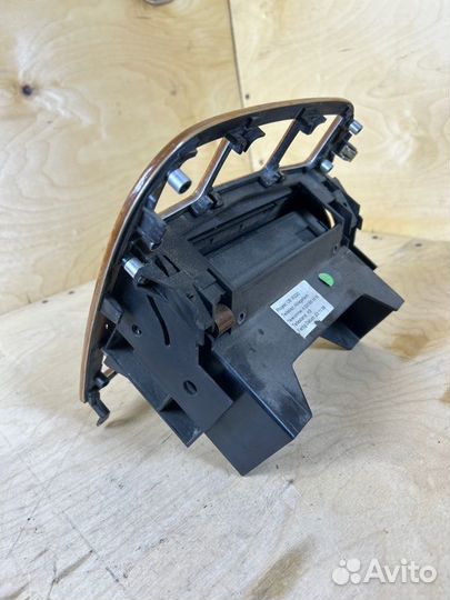 Рамка магнитолы климат-контроля Mercedes-Benz