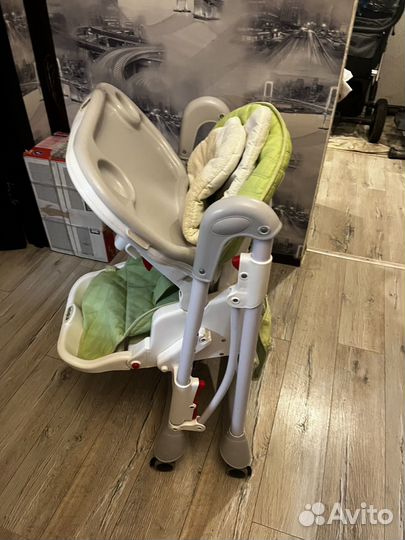 Стульчики для кормления две штуки