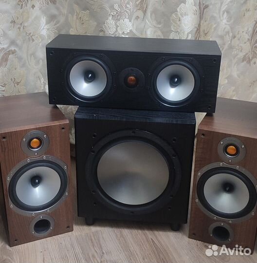 Сабвуфер Monitor Audio Bronze W10