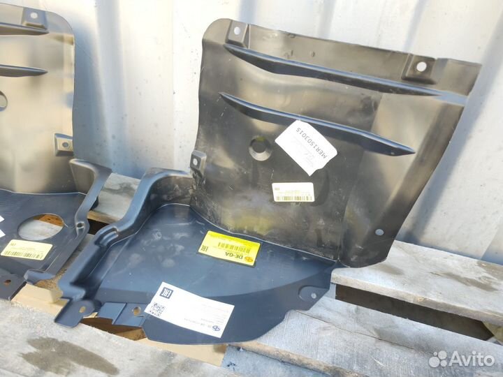 Новый передний подкрылок Mercedes W203