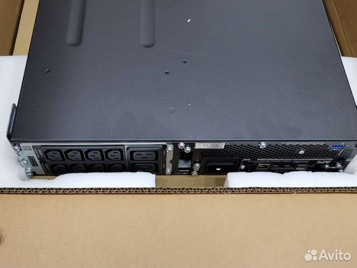 APC Smart-UPS SRT RM, 3000VA/2700W, On-Line