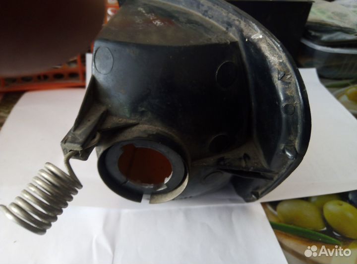 Продам поворотники форд-скорпио