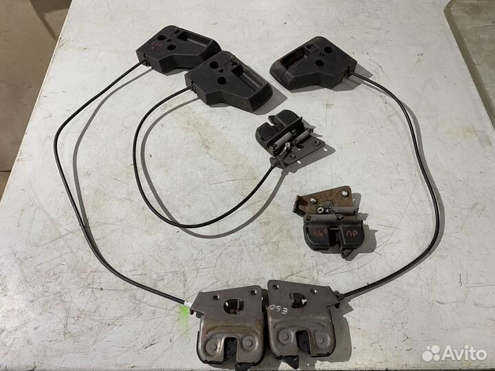 Ручки откидывания задних сидений BMW 5 E60