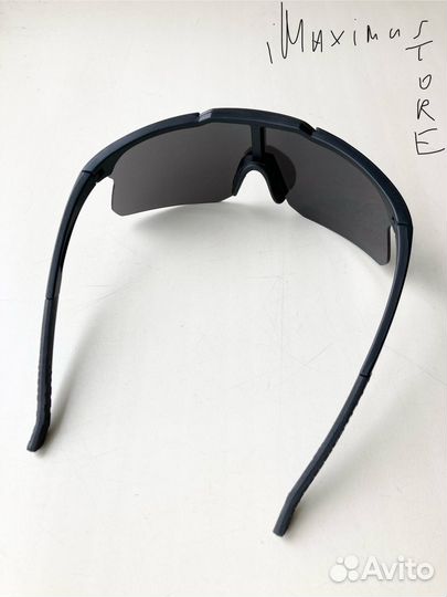 Спортивные очки зеркальные чёрные солнечные