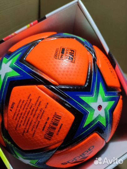Футбольный мяч adidas Зимний лига чемпионов 2021