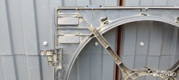 Диффузор вентилятора охлаждения Bmw X6 E71