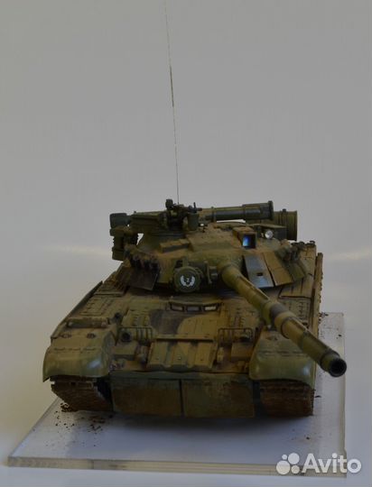 Стендовая модель Т-80уд Звезда