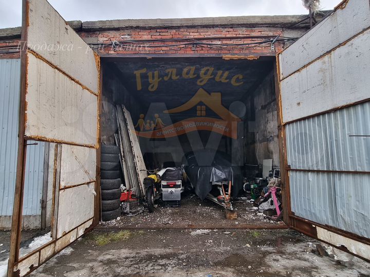 Гараж, > 30 м²