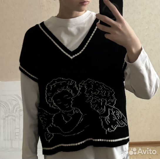 Жилетка женская вязаная