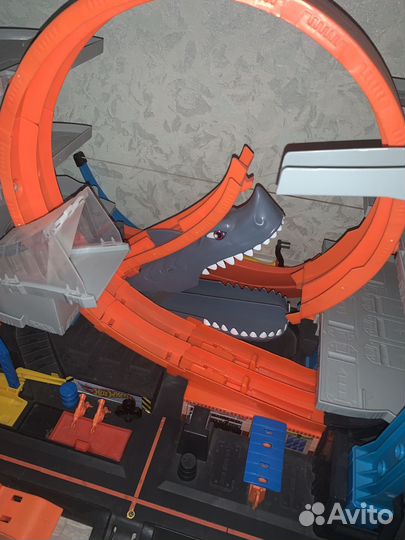 Трасса Hot Wheels Ultimate garage