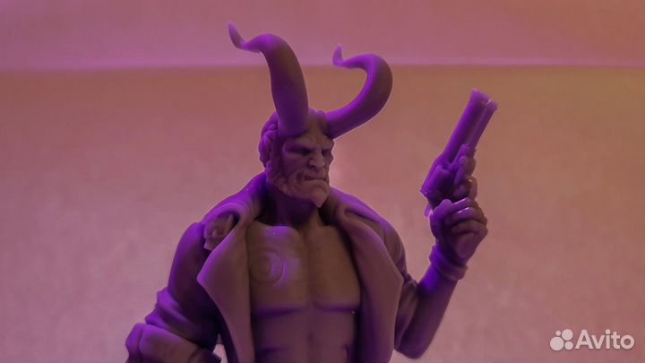 Хеллбой фигурка