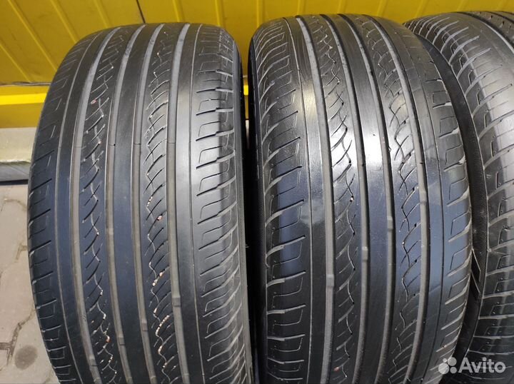 GT Radial Champiro 228 215/55 R17