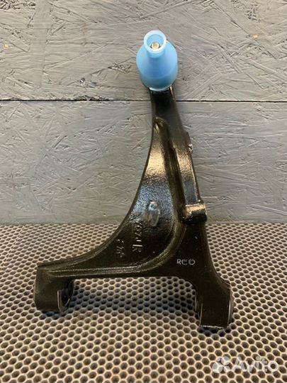 Рычаг подвески задний правый Hyundai Santa Fe 2010