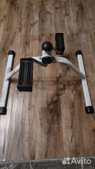 Мини велотренажер для ног и рук