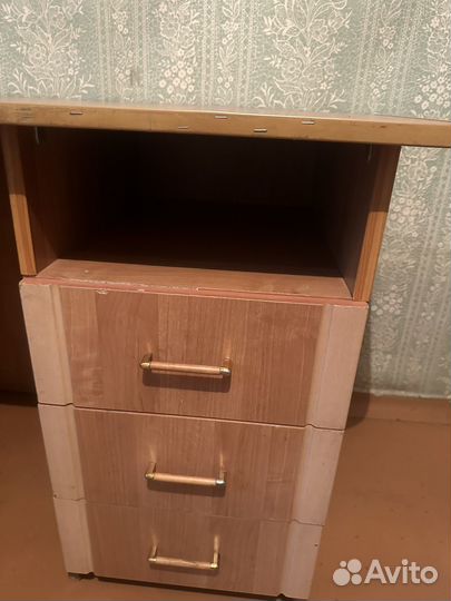 Компьютерный стол