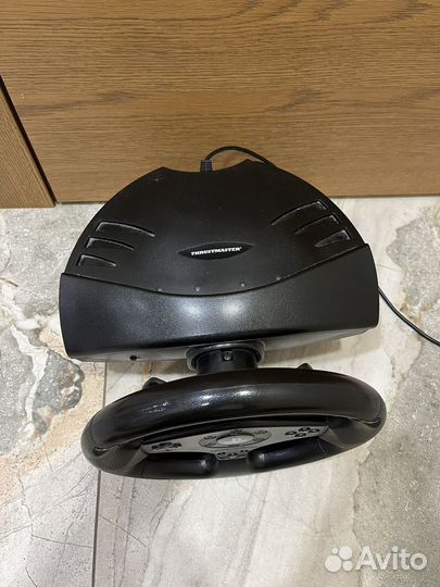 Игровой руль с педалями thrustmaster t80
