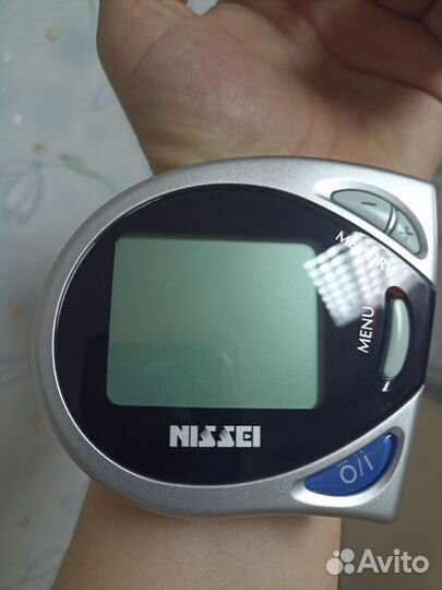 Тонометр на запястье новый