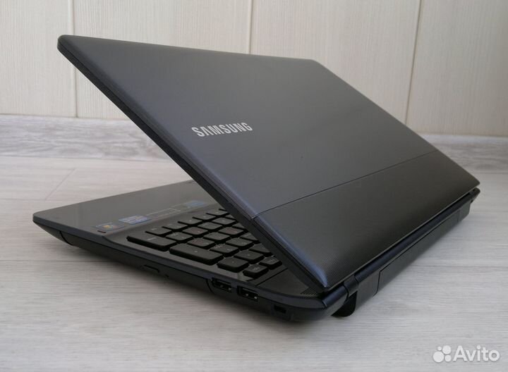 Samsung (Core i5-3210M, nVidia 620M, SSD+HDD, 8Gb)