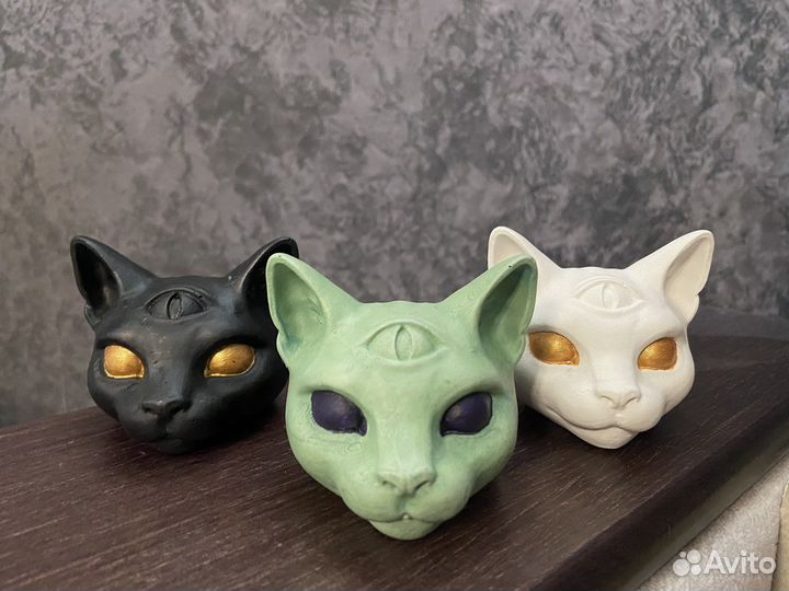 Кот из гипса