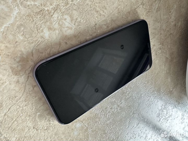 Телефон iPhone 11