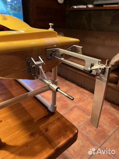 Радиоуправляемый катер Insane