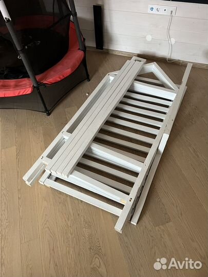 Кровать домик