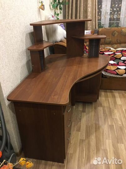 Компьютерный стол