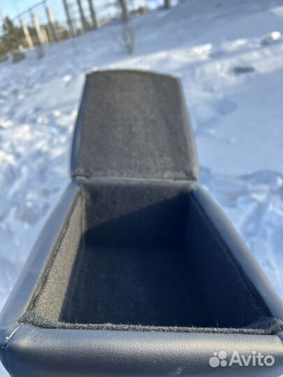 Подлокотник