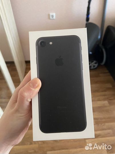 Телефон iPhone 7 коробка и чек