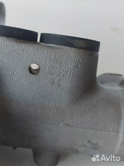 Главный тормозной цилиндр Audi Q5 8R CDN 2008