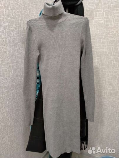 Платье bershkaс горлом