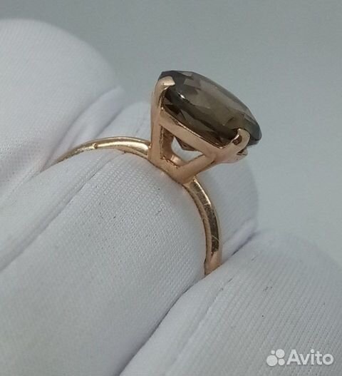 Золотое кольцо с камнем 17р