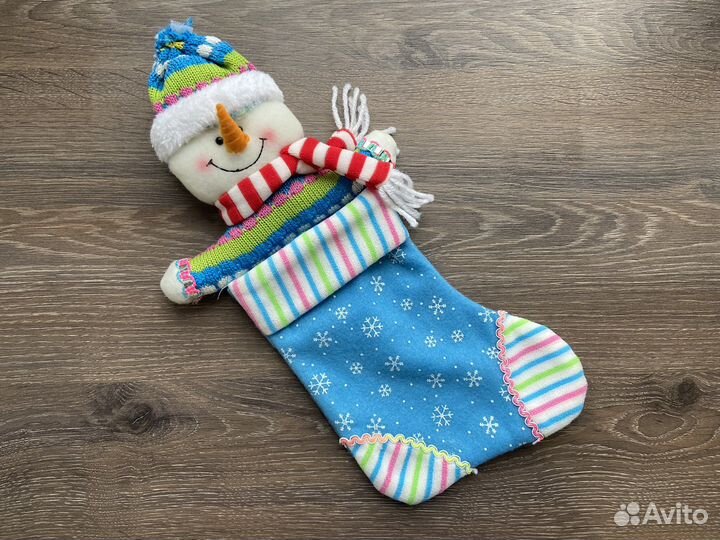 Новогоднее украшение снеговик носок