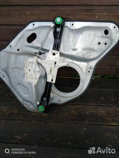 Стеклоподъёмник задний левый Фольксваген Гольф