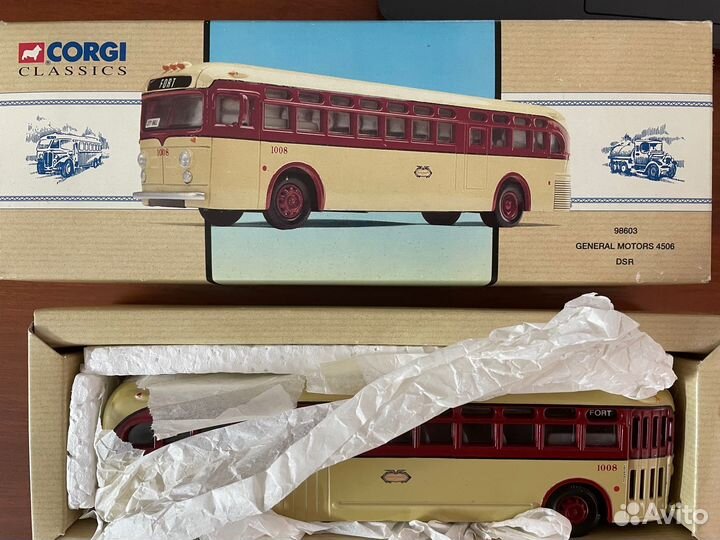 Модель автобуса General Motors Coach, Corgi 1/50