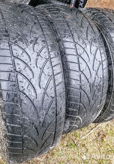 Bridgestone Dueler H/P 245/70 R16