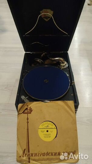 Патефон (завод Молот 1955г.в.)