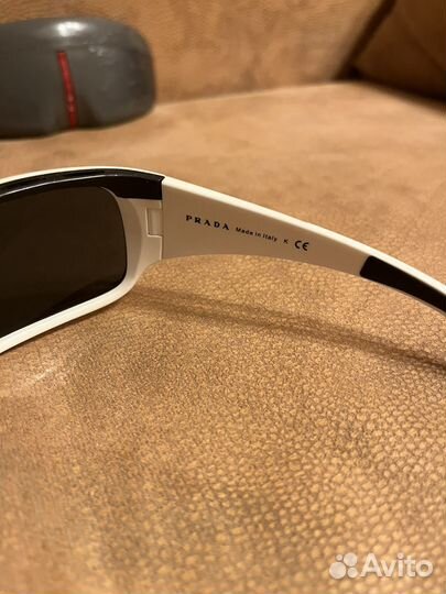 Очки Prada