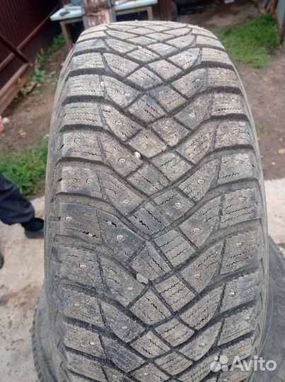 Goodyear UltraGrip 225/60 R18