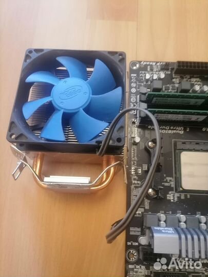 Материнская плата с процессором и памятью